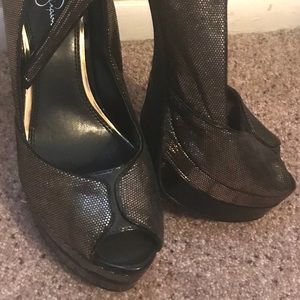 Sz 11 Jessica Simpson black/gold platform heels